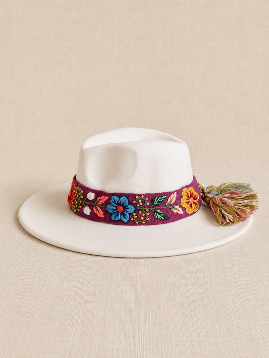 Sombrero Fedora de Fieltro Blanco Perla con Cinta y Bordado Floral Artesanal