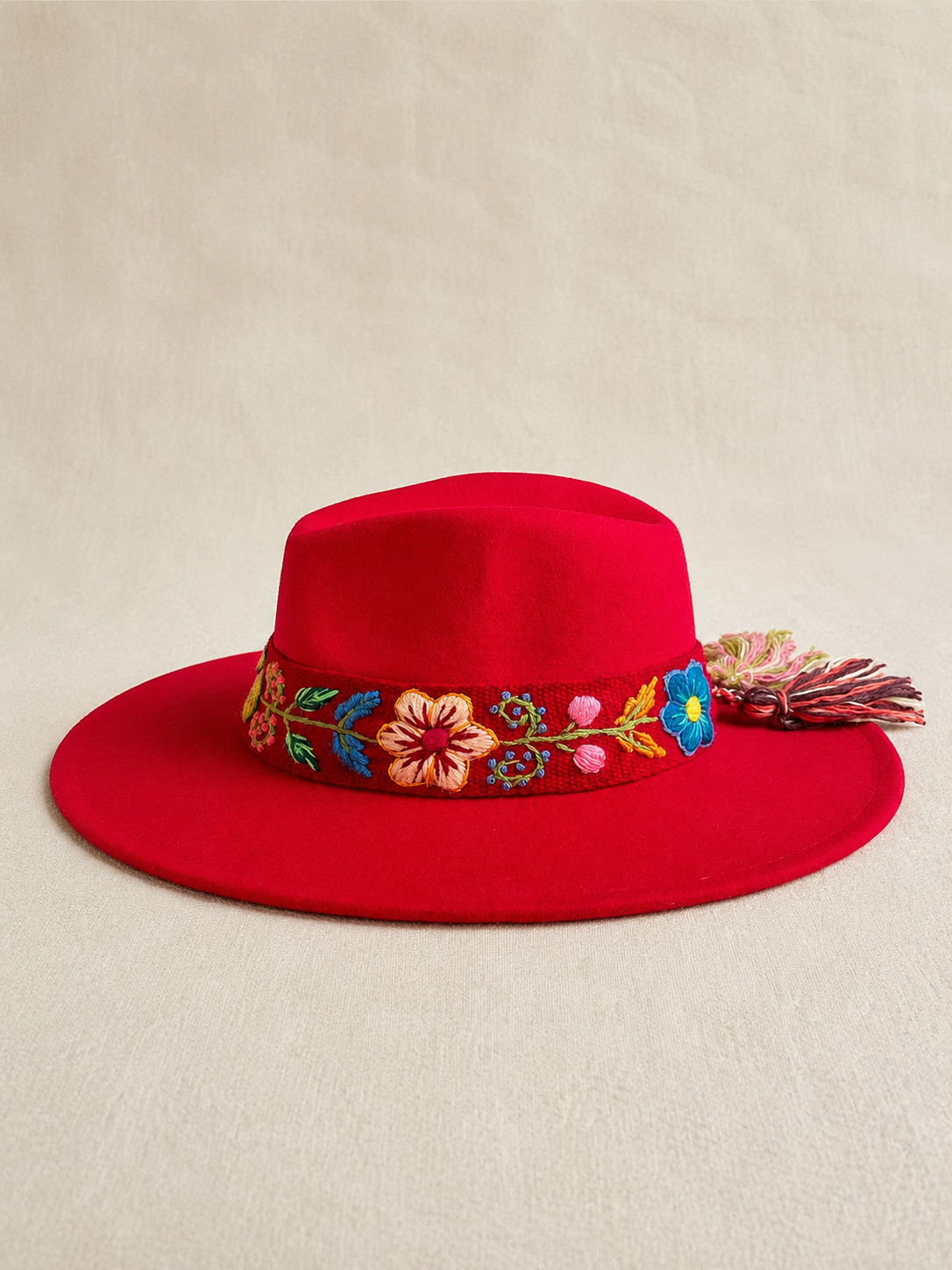 Sombrero Fedora de Fieltro Rojo con Cinta y Bordado Floral Artesanal