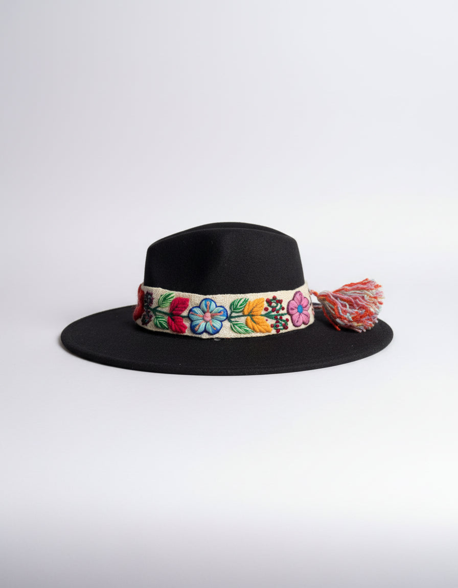 Sombrero de Fieltro Negro con Cinta y Bordado Floral Artesanal