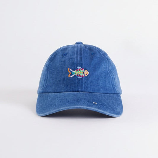 Gorra Bordada en Denim Azul – Pez Multicolor