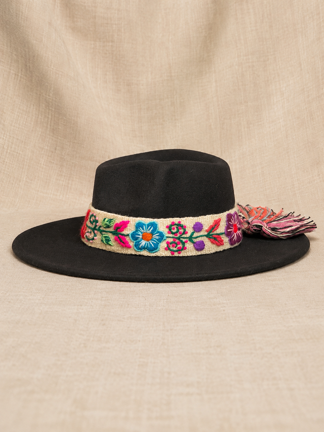 Sombrero Fedora de Fieltro Negro con Cinta y Bordado floral