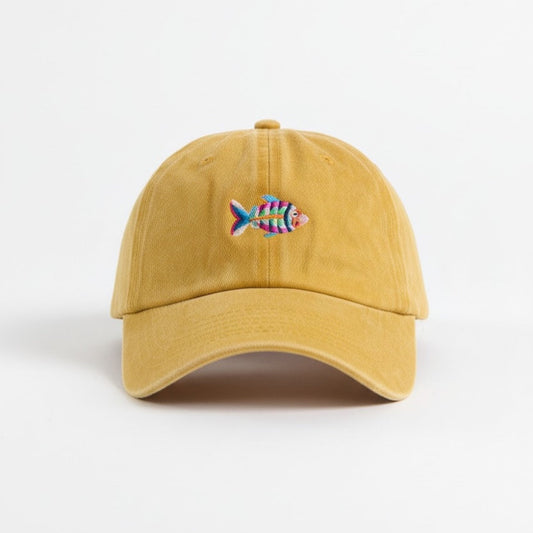 Gorra Bordada en Denim Mostaza – Pez Multicolor