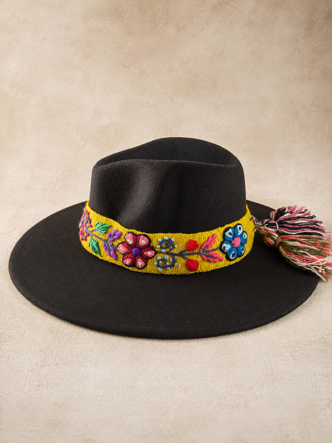 Sombrero Fedora de Fieltro Negro con Cinta y Bordado floral