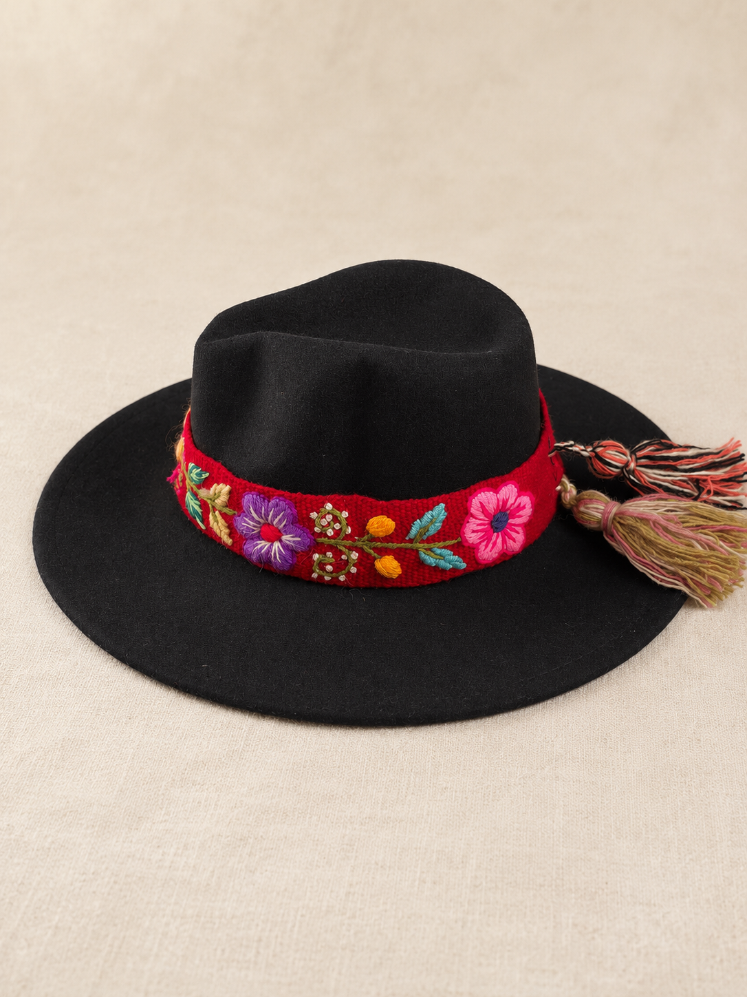 Sombrero Fedora de Fieltro Negro con Cinta y Bordado floral
