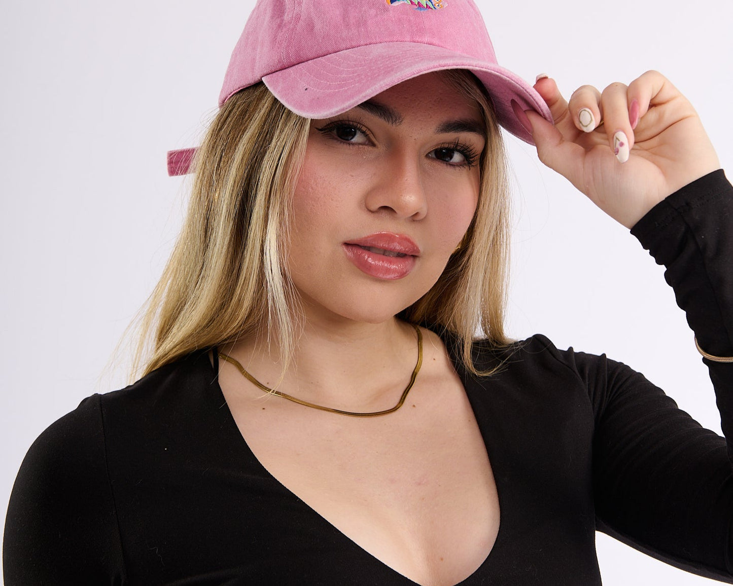 Gorra Bordada en Denim Rosado – Pez Multicolor
