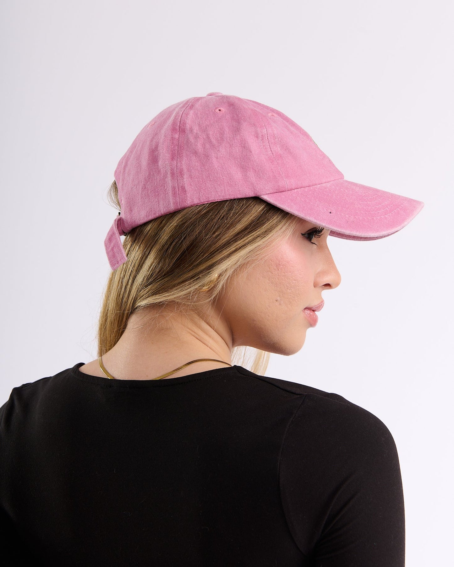 Gorra Bordada en Denim Rosado – Pez Multicolor