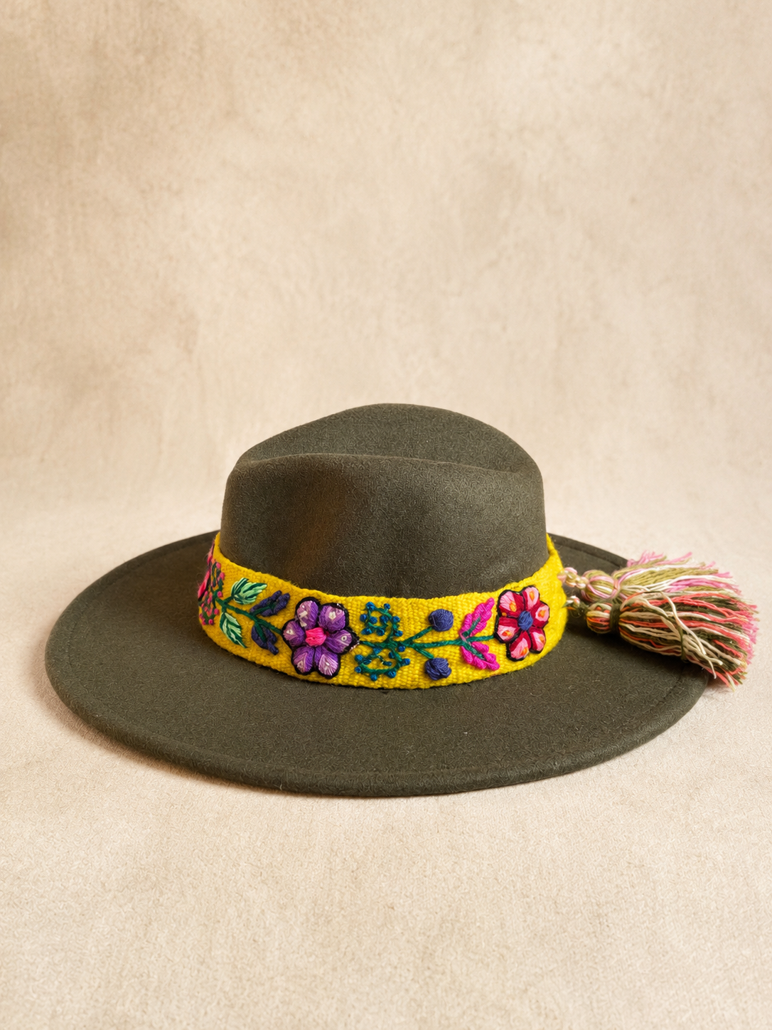 Sombrero Fedora de Fieltro Verde con Cinta y Bordado Floral Artesanal