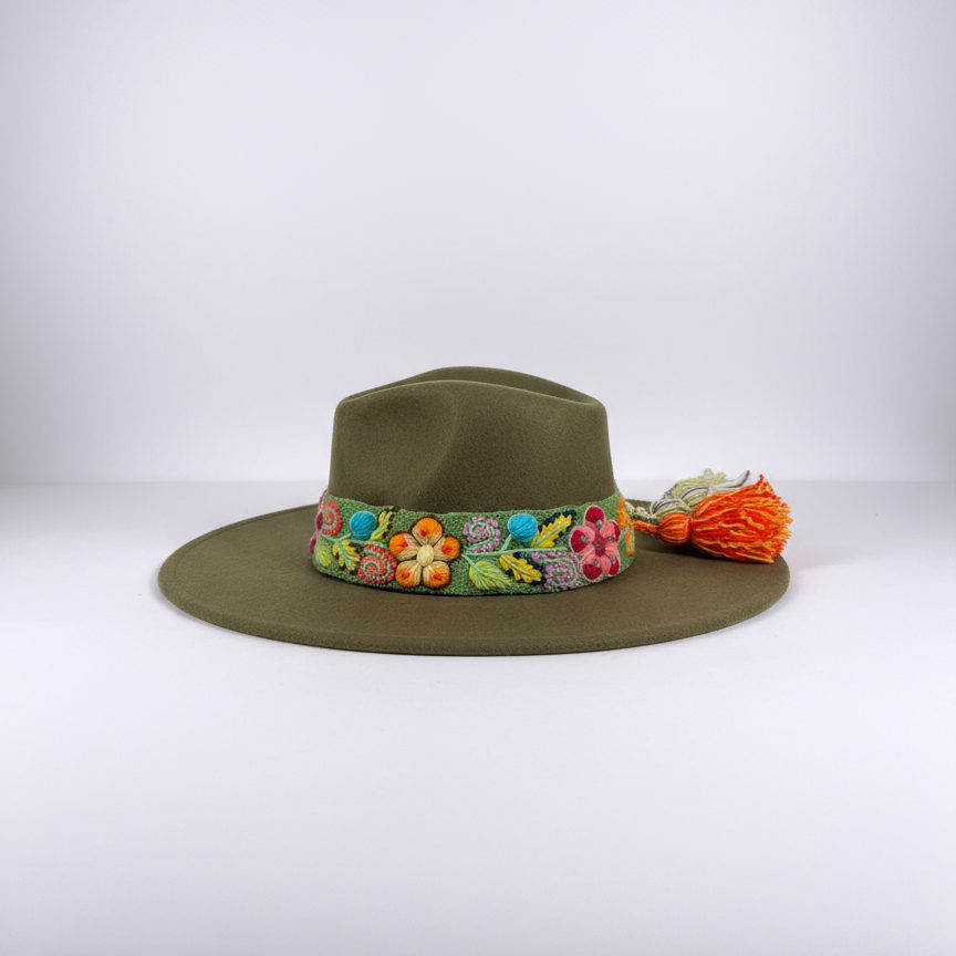 Sombrero de Fieltro Verde con Cinta y Bordado Floral Artesanal