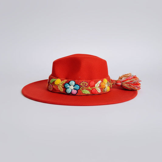 Sombrero de Fieltro Rojo Coral con Cinta y Bordado Floral Artesanal