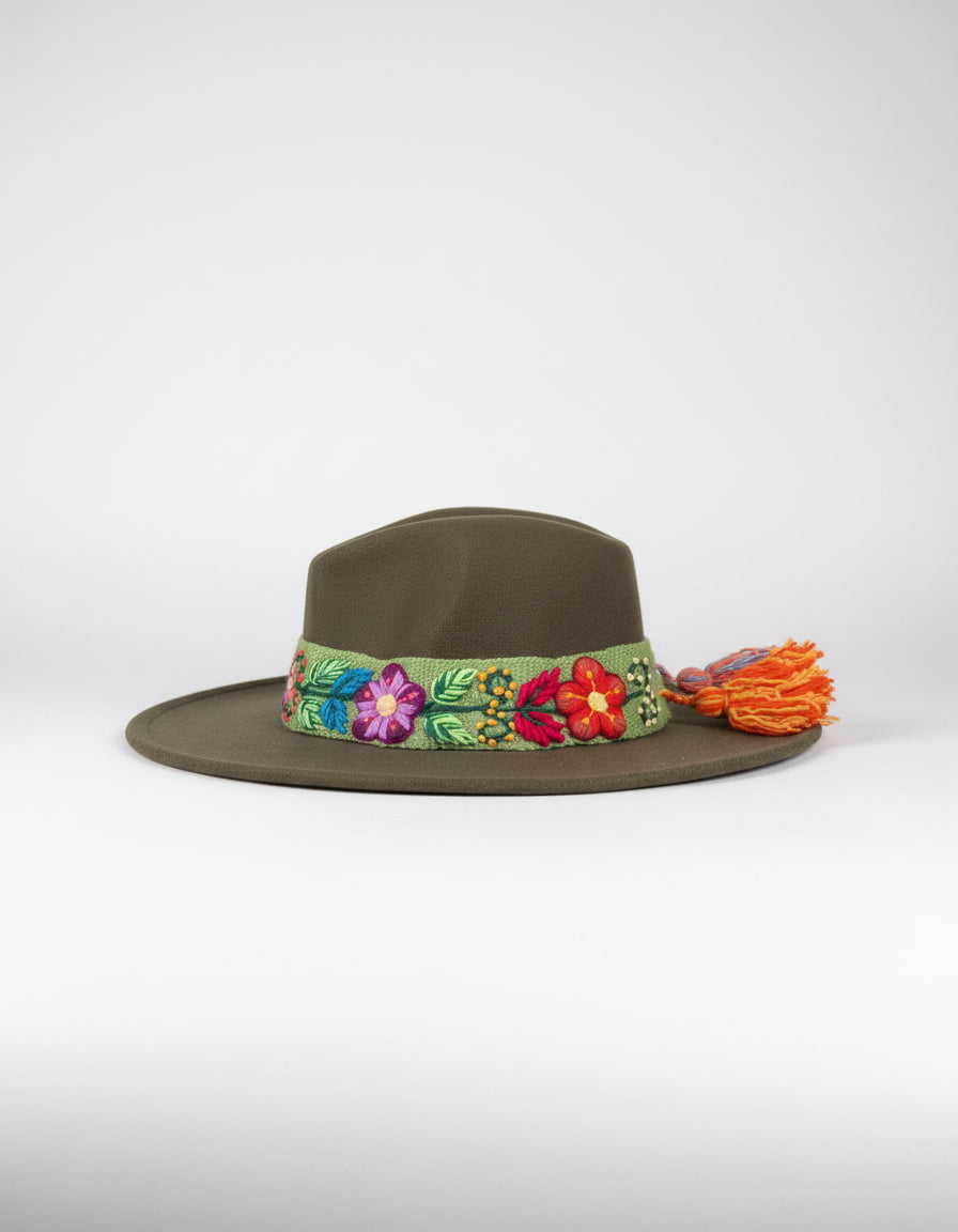 Sombrero de Fieltro Verde con Cinta y Bordado Floral Artesanal