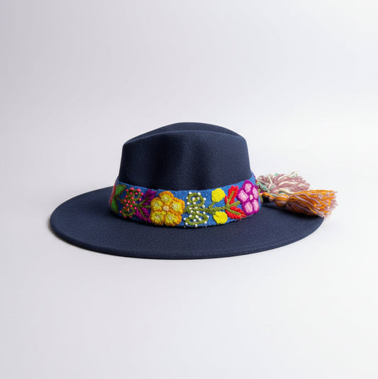 Sombrero de Fieltro Azul Marino con Cinta y Bordado Floral Artesanal