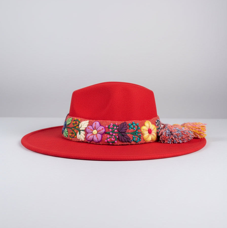 Sombrero de Fieltro Rojo con Cinta y Bordado Floral Artesanal
