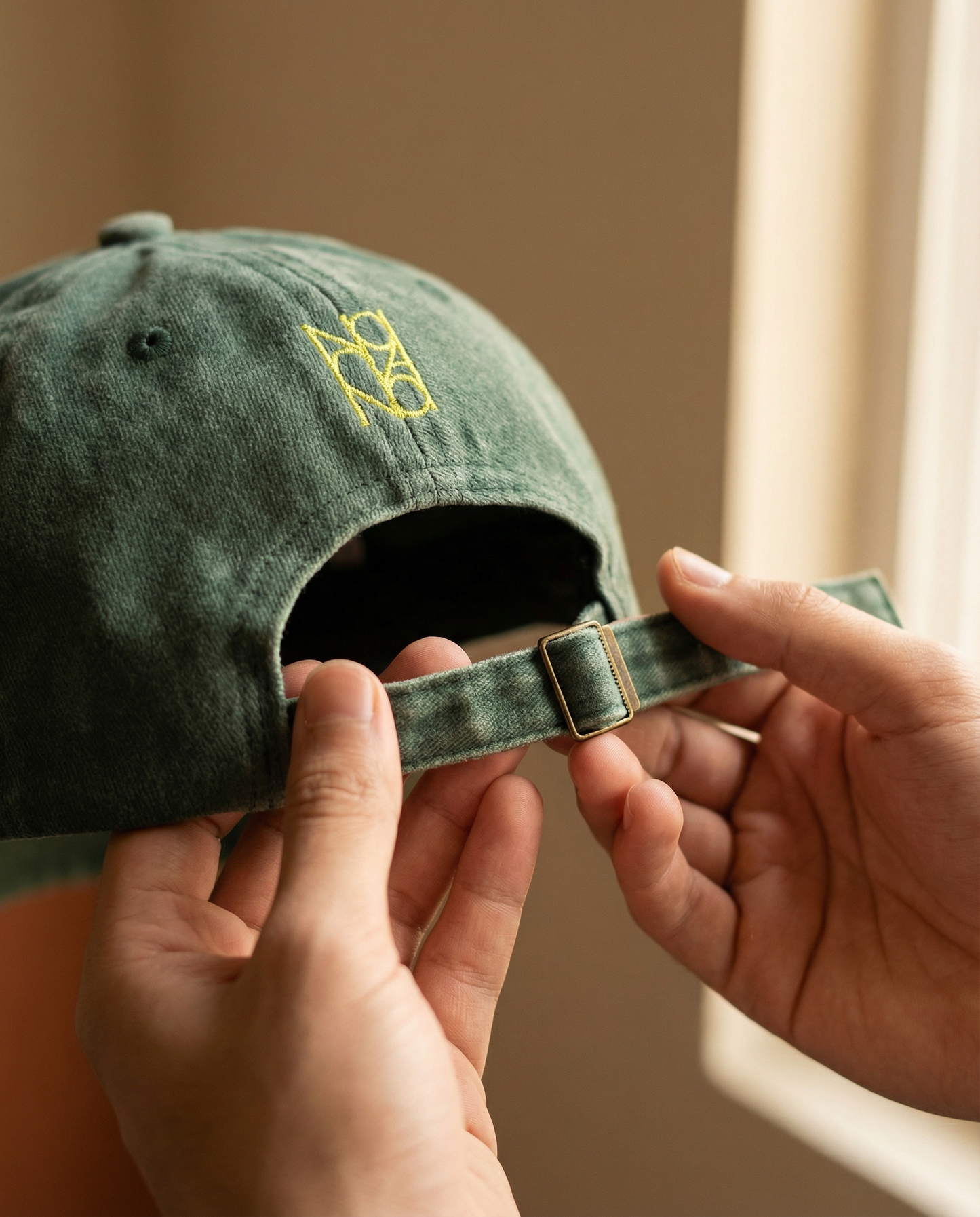 Gorra Bordada en Denim Verde – Pez Multicolor