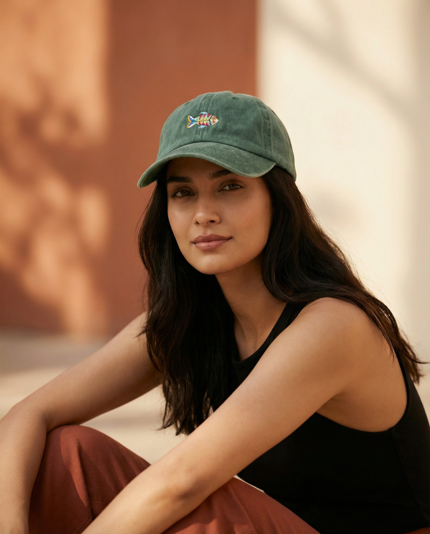 Gorra Bordada en Denim Verde – Pez Multicolor